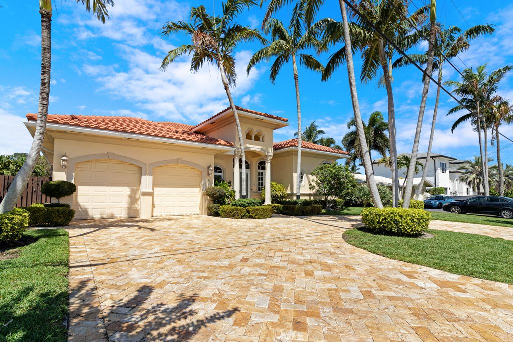 Photo of 371 SE 15 Avenue, Pompano Beach, FL 33060 (MLS # R11164954)