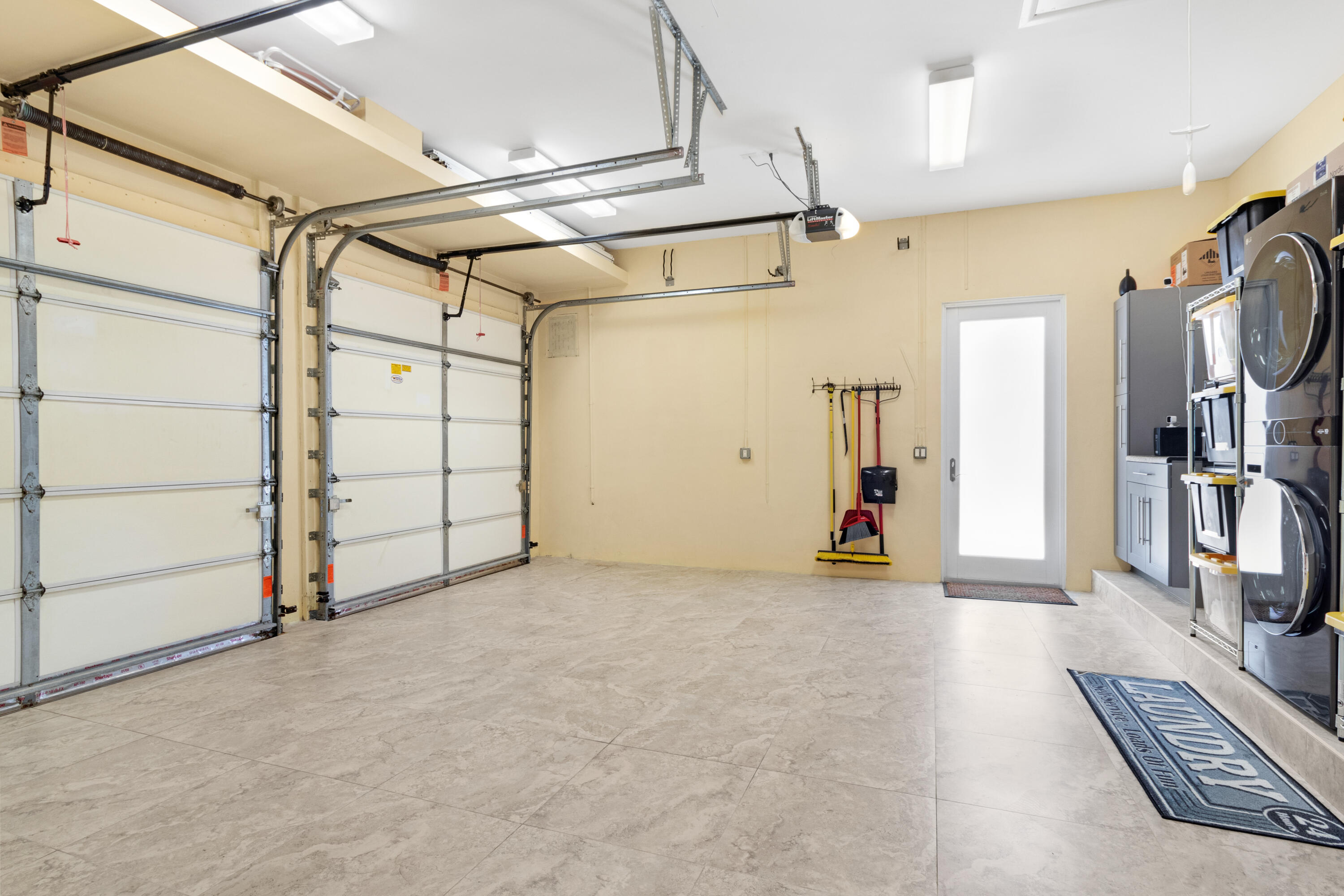 SNUG HARBOR SEC ONE - Residential