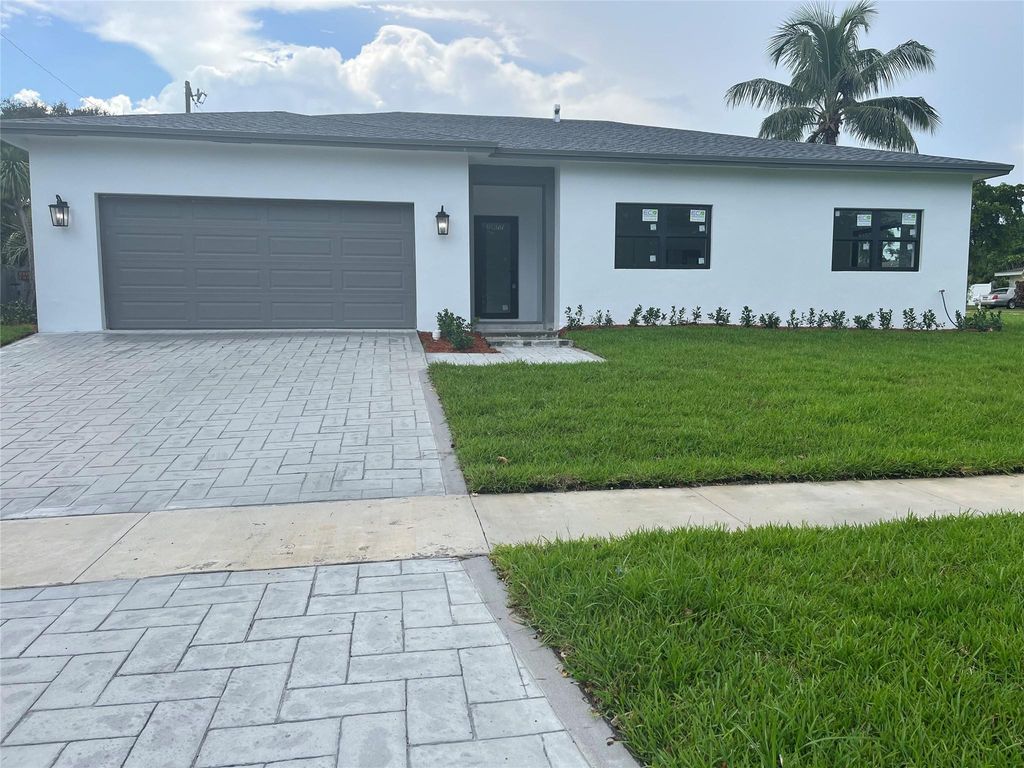 Photo of 2877 SE 1st Court, Boynton Beach, FL 33435 (MLS # F10555312)