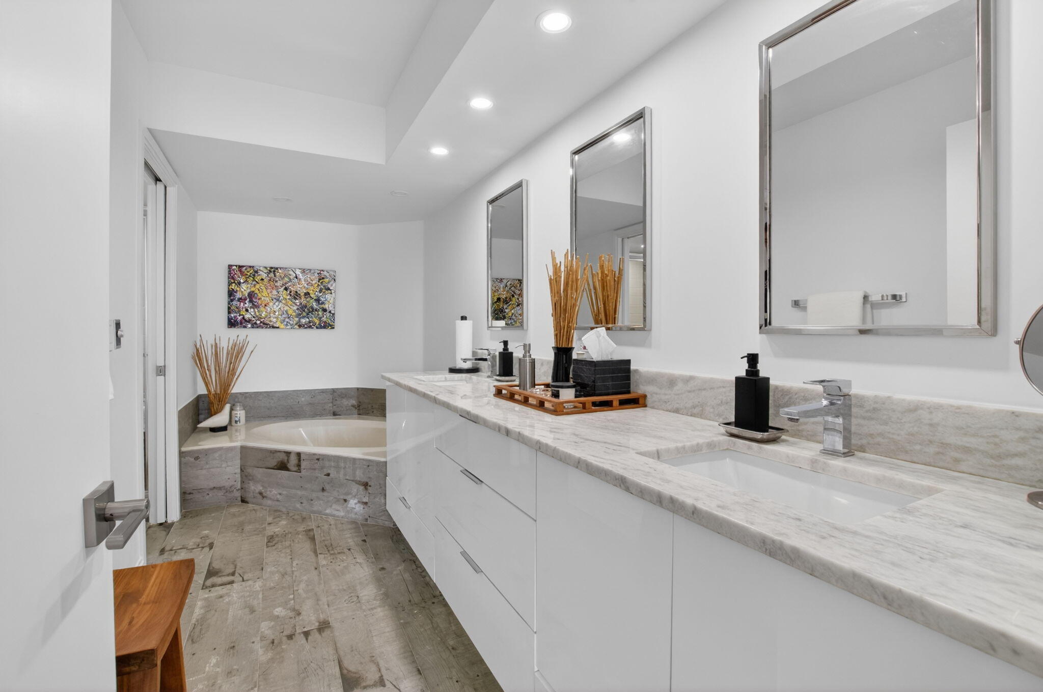 GLENEAGLES CONDO V - Residential