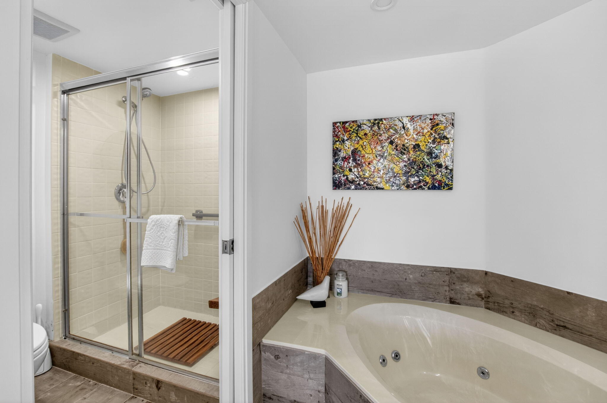 GLENEAGLES CONDO V - Residential