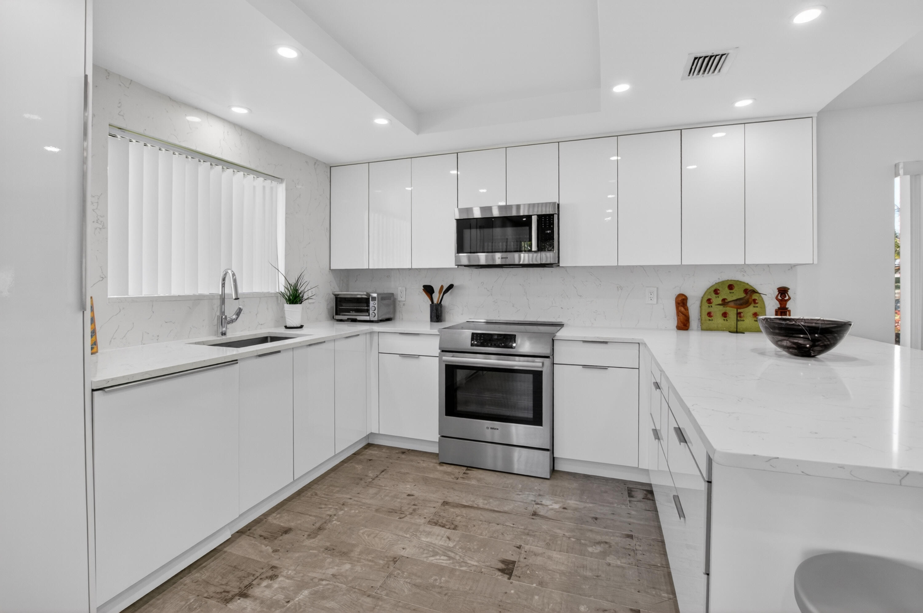 GLENEAGLES CONDO V - Residential