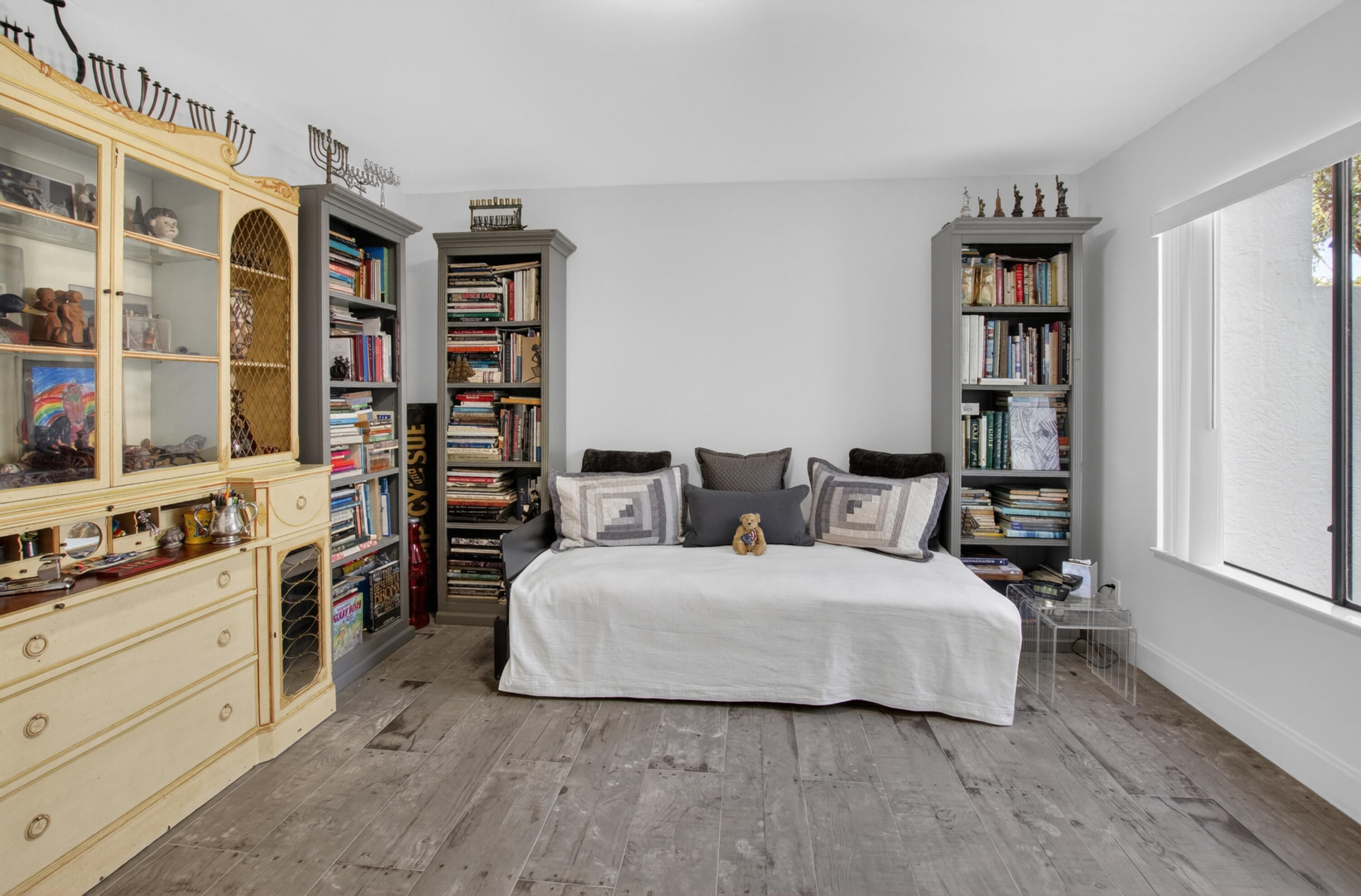 GLENEAGLES CONDO V - Residential
