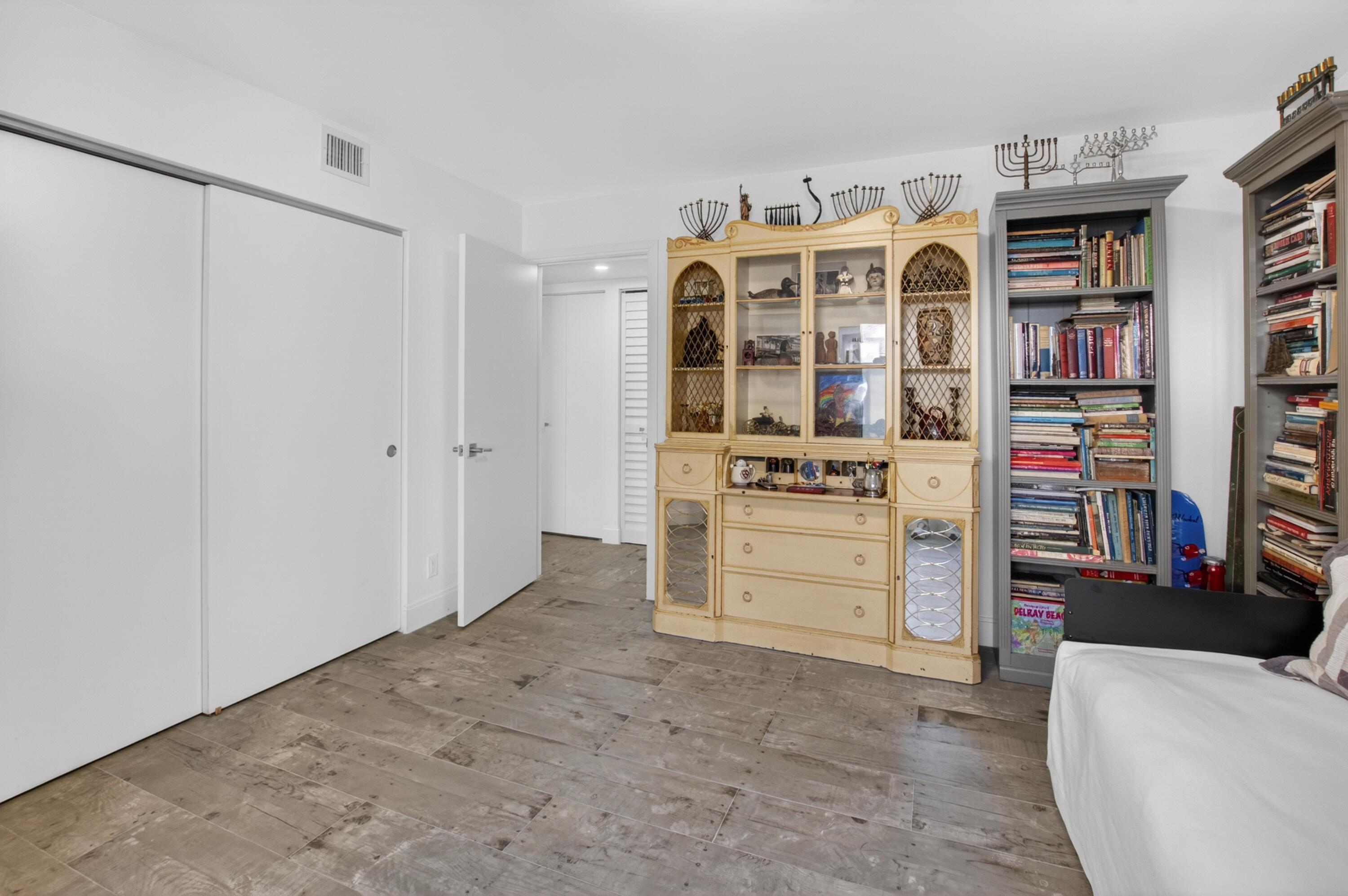 GLENEAGLES CONDO V - Residential