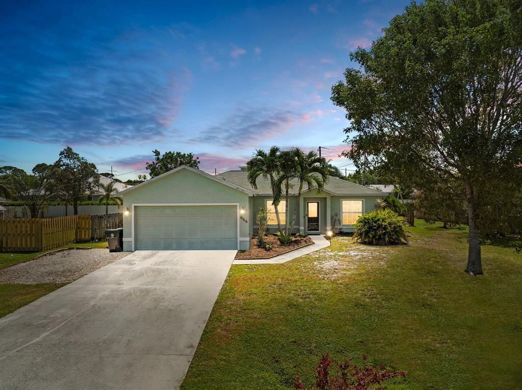 Photo of 666 SE Tanner Avenue, Port St Lucie, FL 34984 (MLS # R10876922)