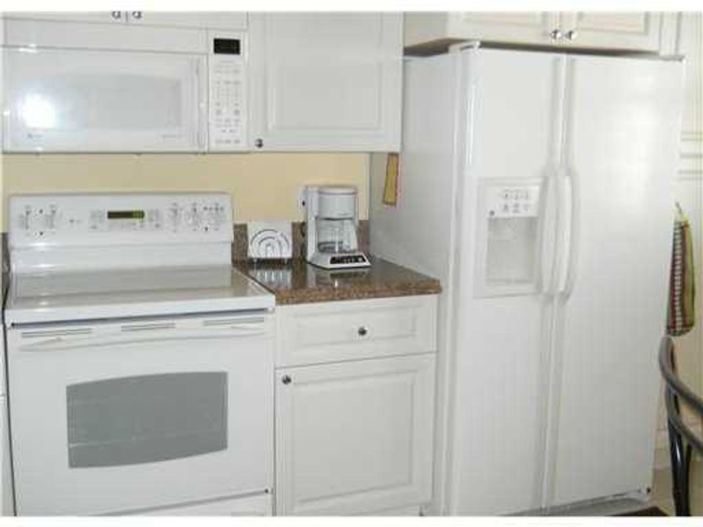 Photo of 20 W Harbour Isle Drive #Ph01, Fort Pierce, FL 34949 (MLS # R11019169)