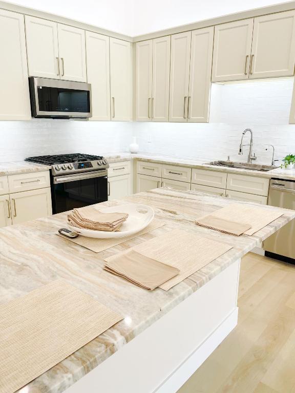 SHADY LAKES - Residential