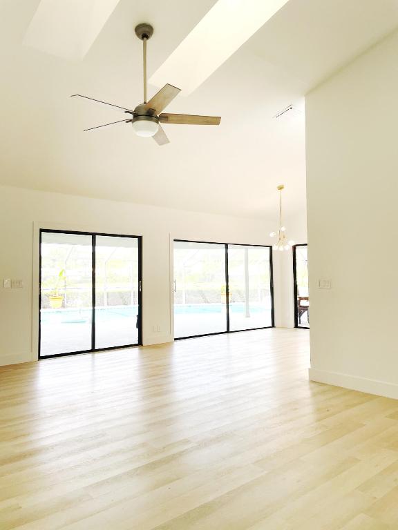 SHADY LAKES - Residential