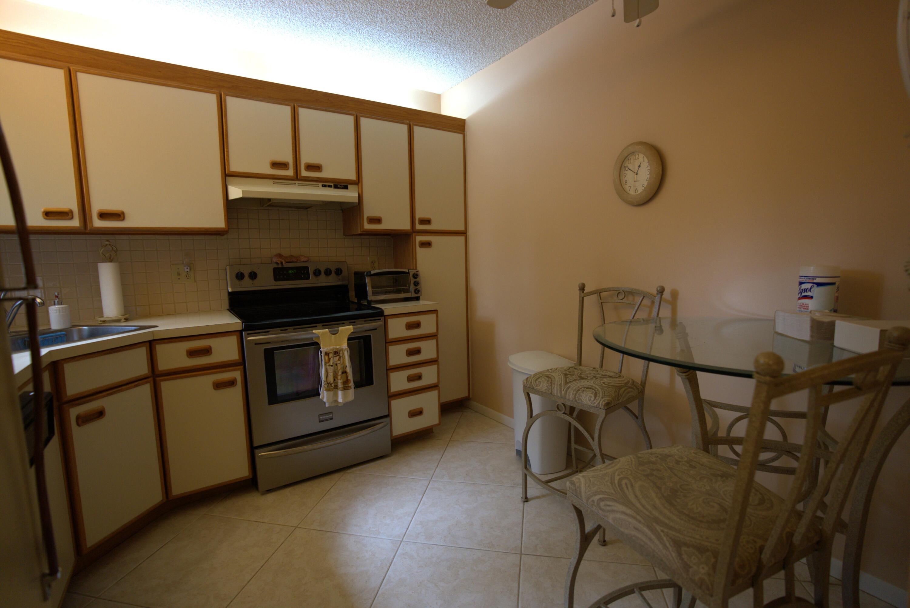 APPLEWOOD VILLAGE IV-D CONDO - Residential