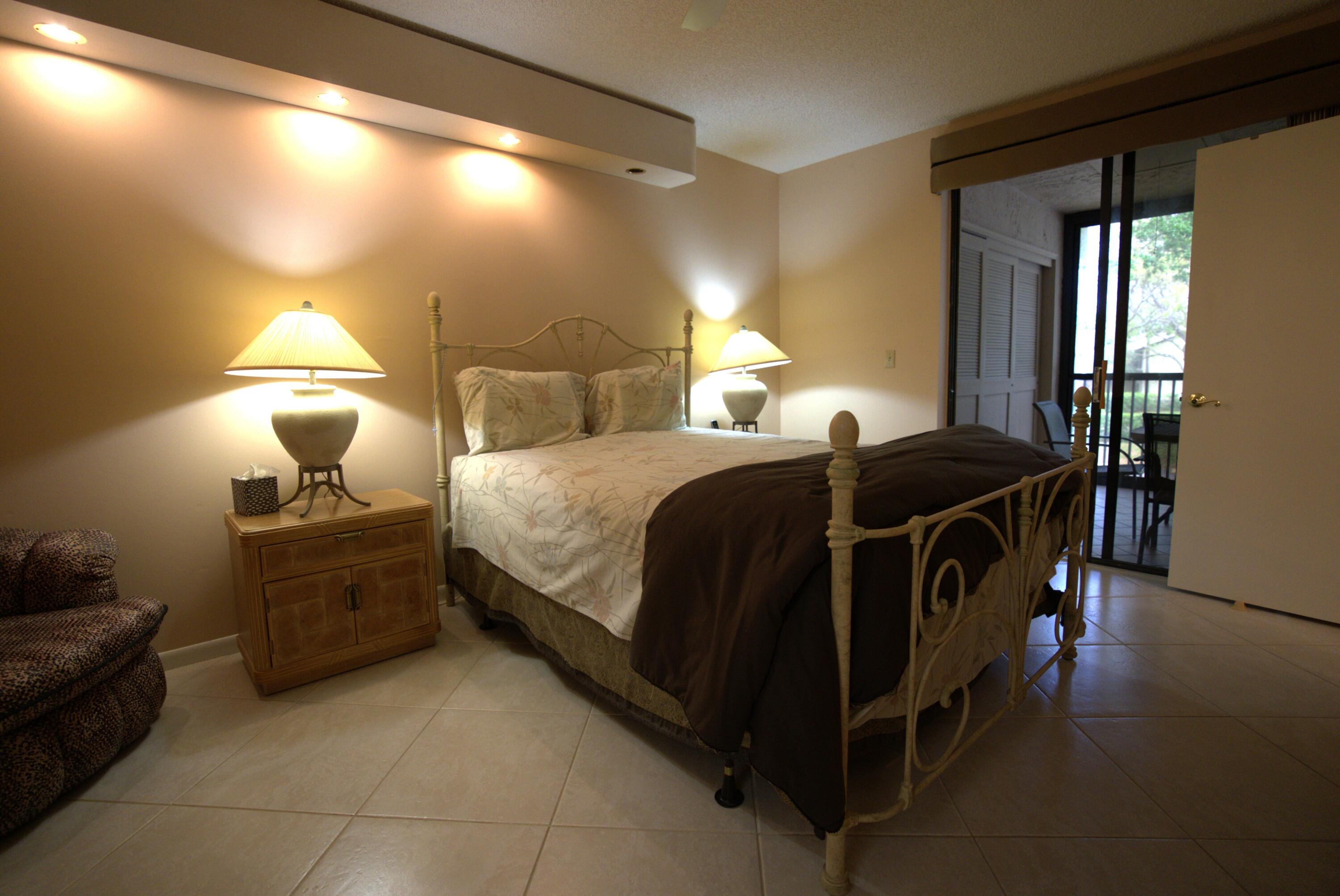 APPLEWOOD VILLAGE IV-D CONDO - Residential