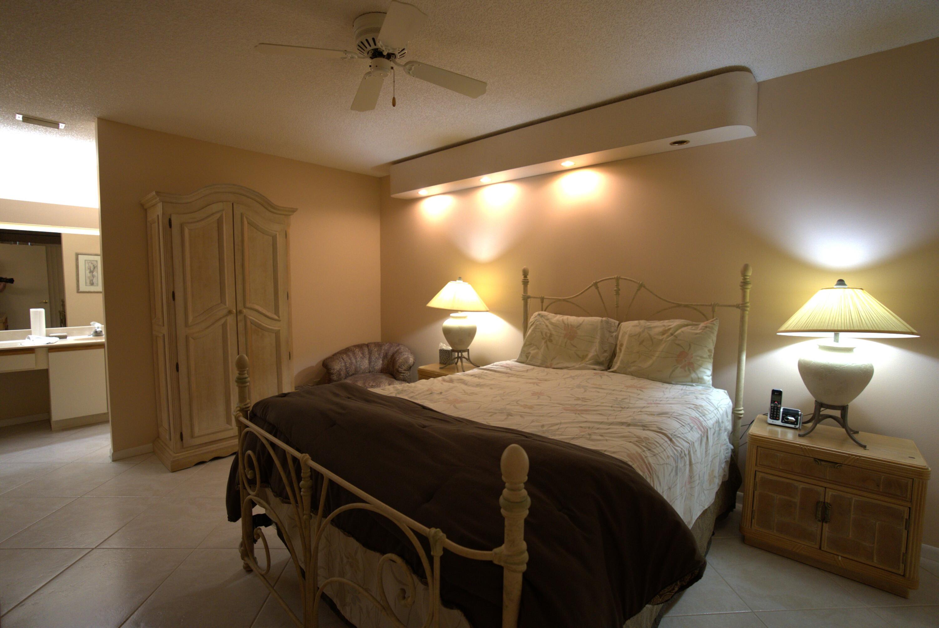 APPLEWOOD VILLAGE IV-D CONDO - Residential