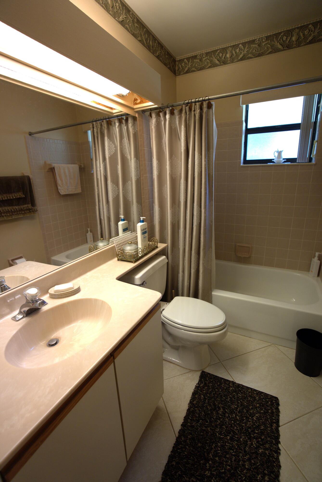 APPLEWOOD VILLAGE IV-D CONDO - Residential