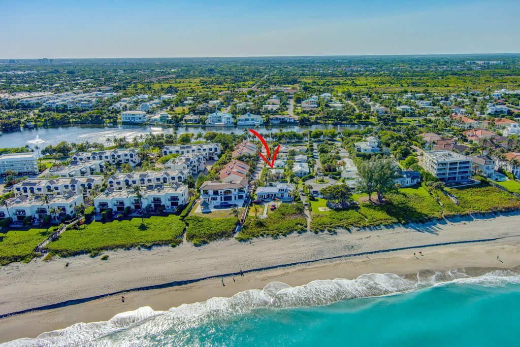 Photo of 240 Celestial Way #5, Juno Beach, FL 33408 (MLS # R11073477)