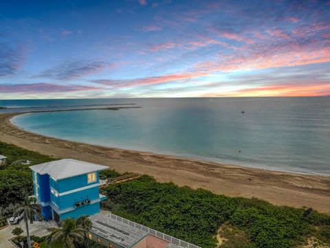 A home in Hutchinson Island