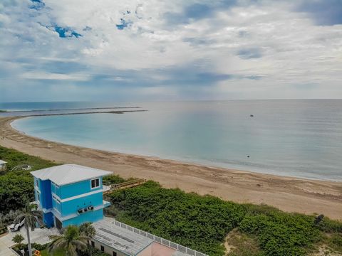 A home in Hutchinson Island