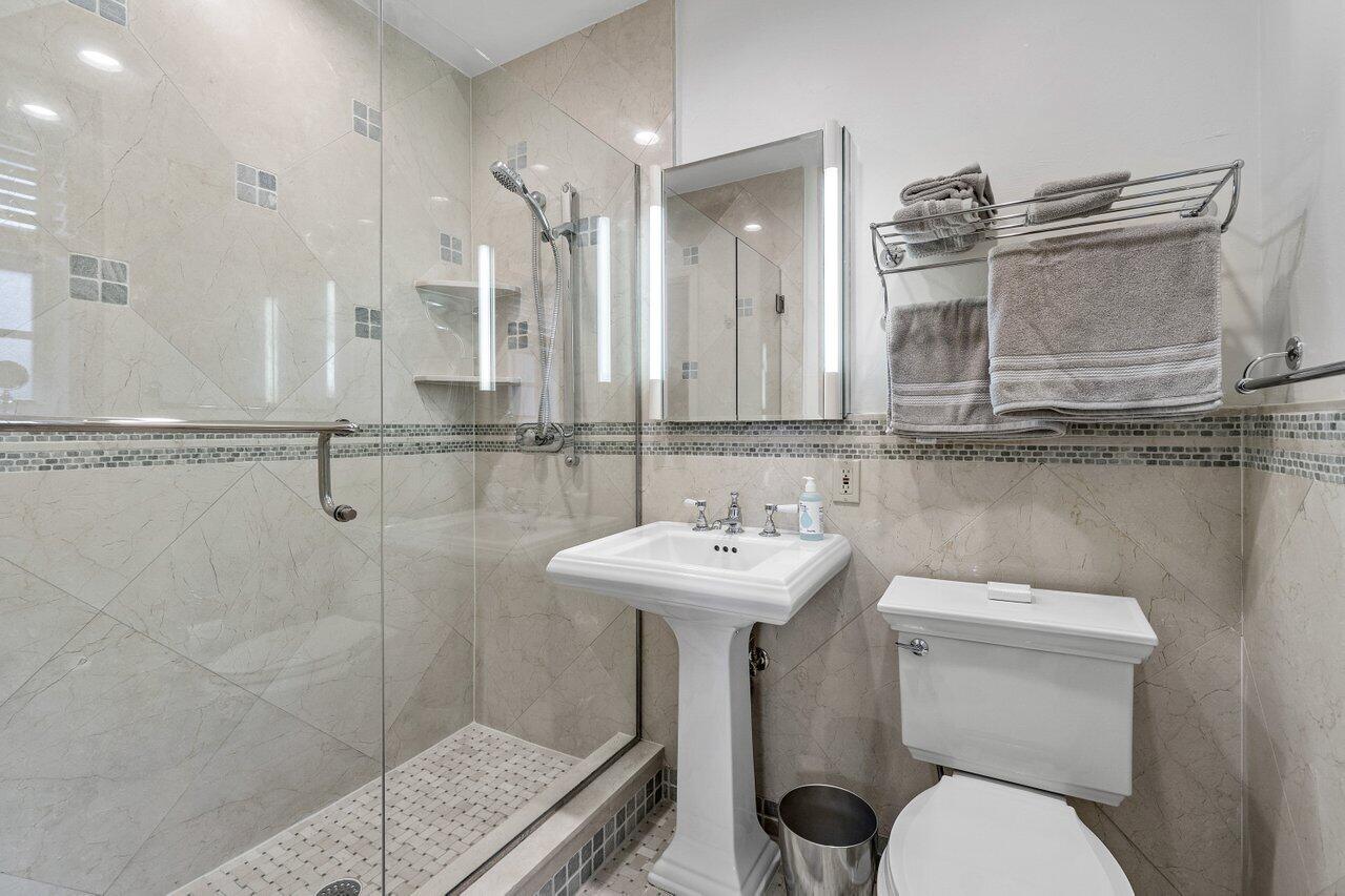 DELRAY BEACH ESPLANADE - Residential