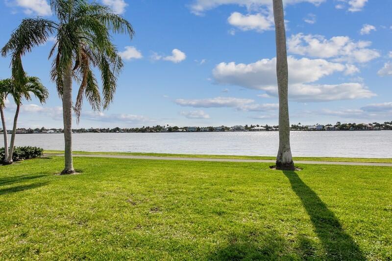 CHATEAU CHEVERNY IBIS ISL - Residential