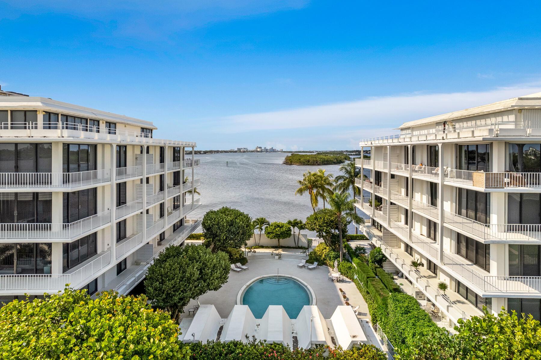 CHATEAU CHEVERNY IBIS ISL - Residential