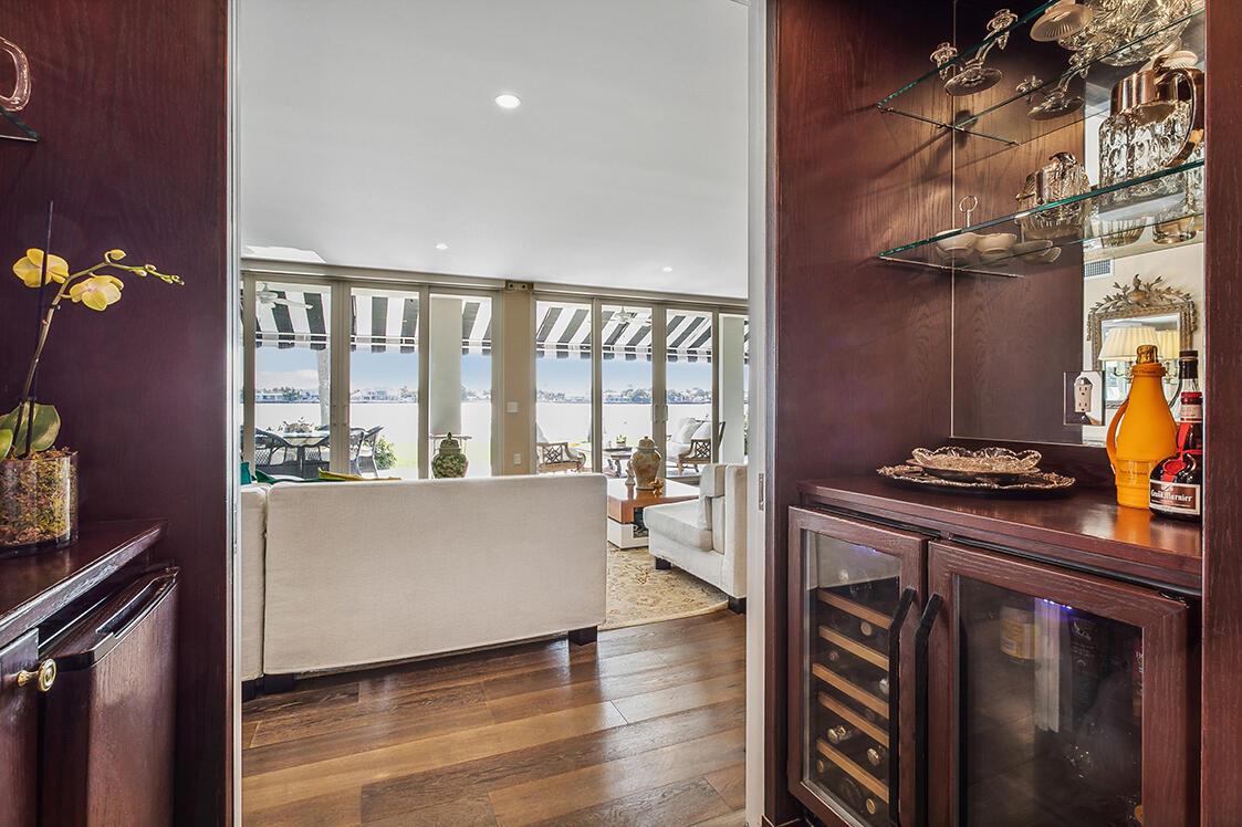 CHATEAU CHEVERNY IBIS ISL - Residential