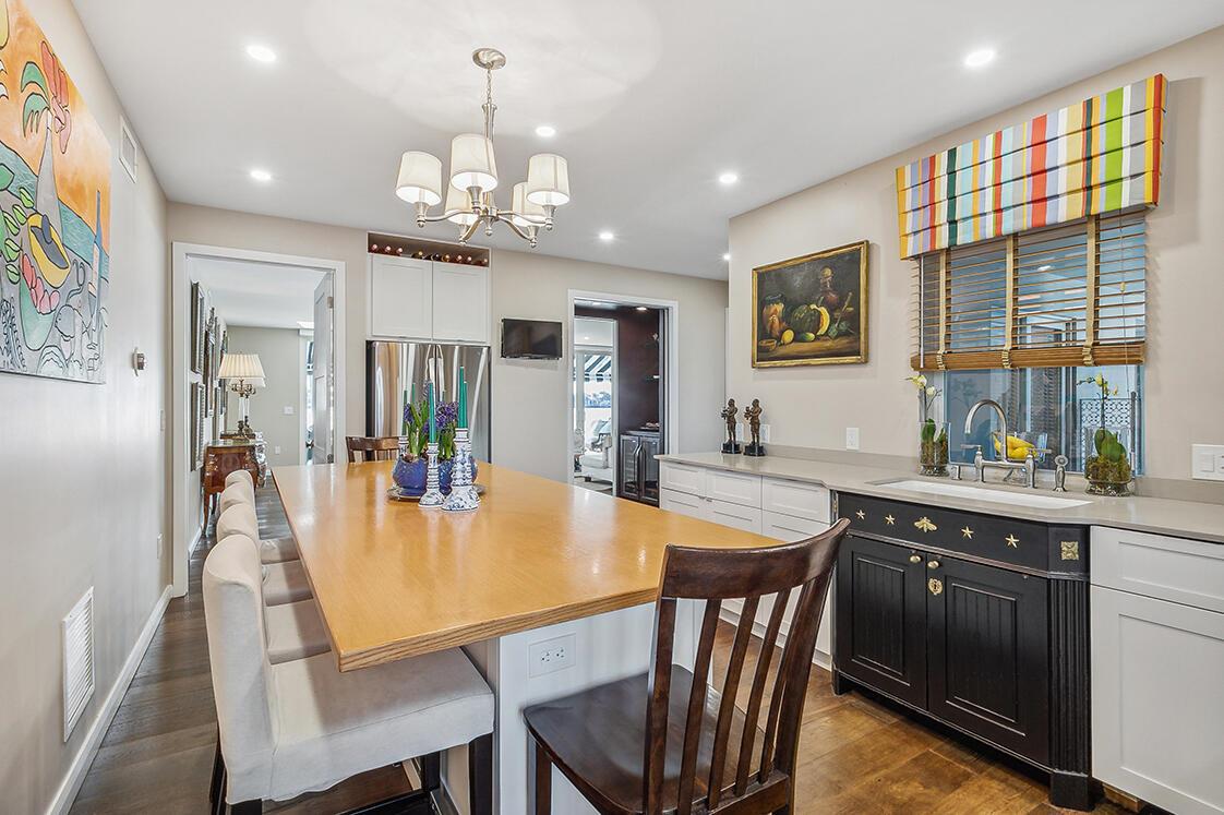 CHATEAU CHEVERNY IBIS ISL - Residential