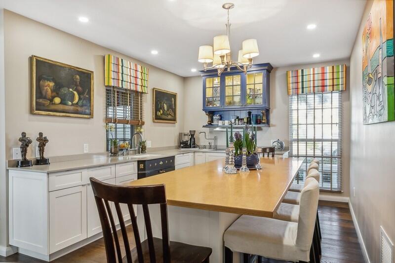 CHATEAU CHEVERNY IBIS ISL - Residential