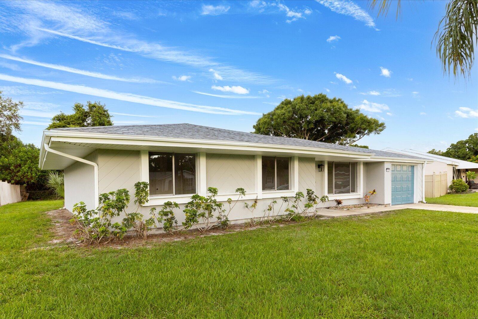 1461 Mariposa Drive NE