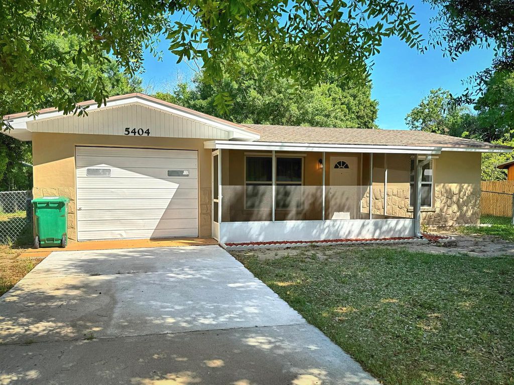 Photo of 5404 Shannon Drive, Fort Pierce, FL 34951 (MLS # R10969205)