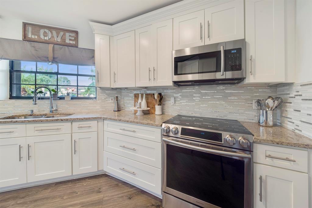 BOCA RIDGE GLEN - Residential