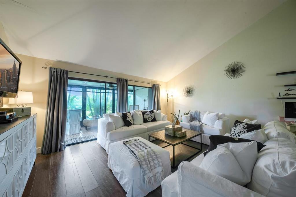 BOCA RIDGE GLEN - Residential