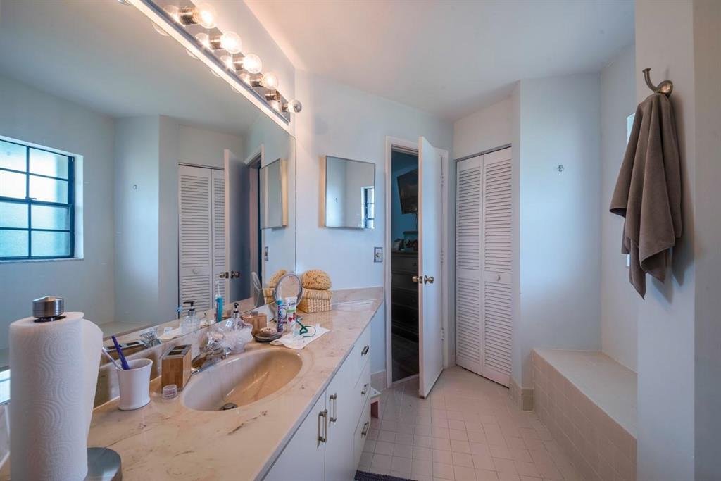 BOCA RIDGE GLEN - Residential