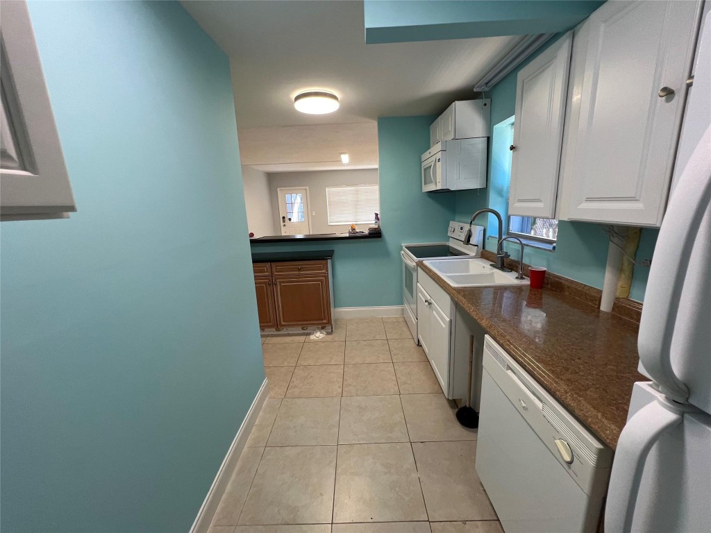 CANADIAN OCEAN BREEZE CONDO - Residential