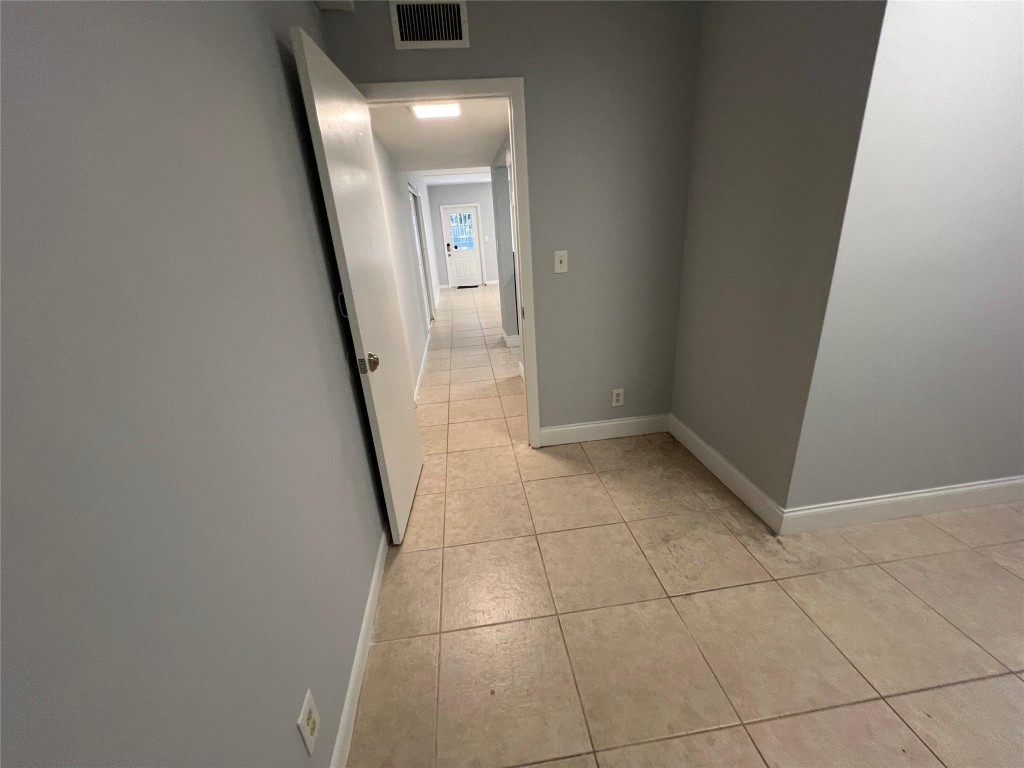 CANADIAN OCEAN BREEZE CONDO - Residential