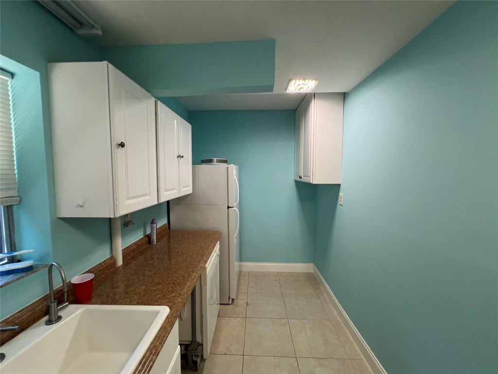 CANADIAN OCEAN BREEZE CONDO - Residential