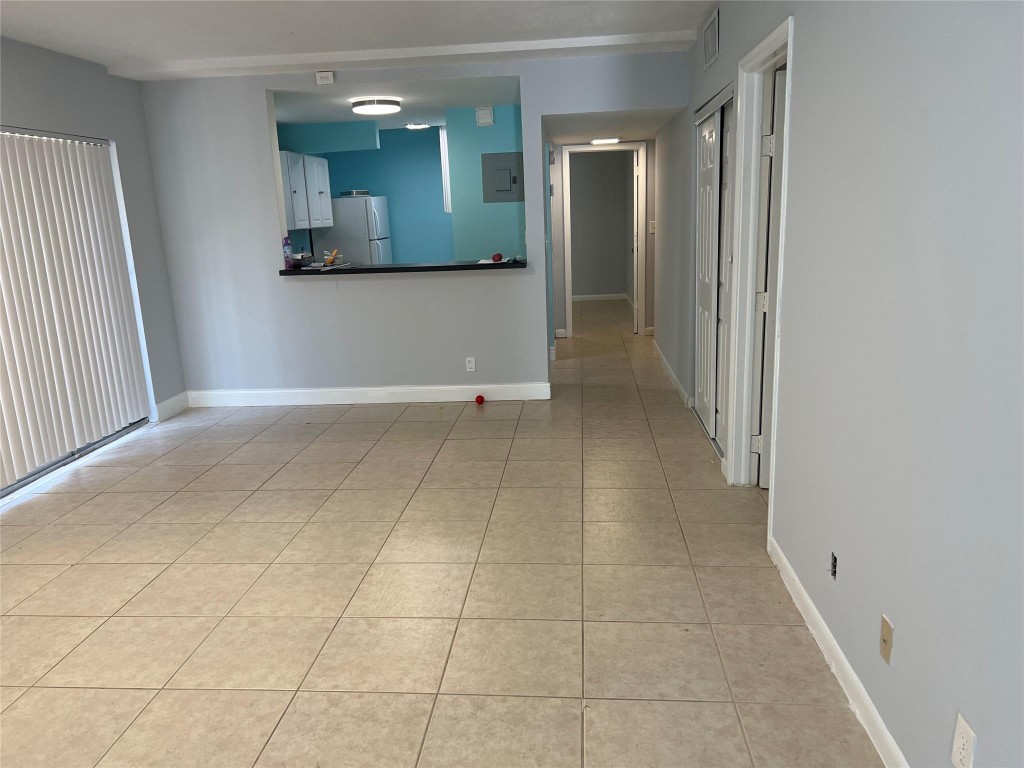 CANADIAN OCEAN BREEZE CONDO - Residential