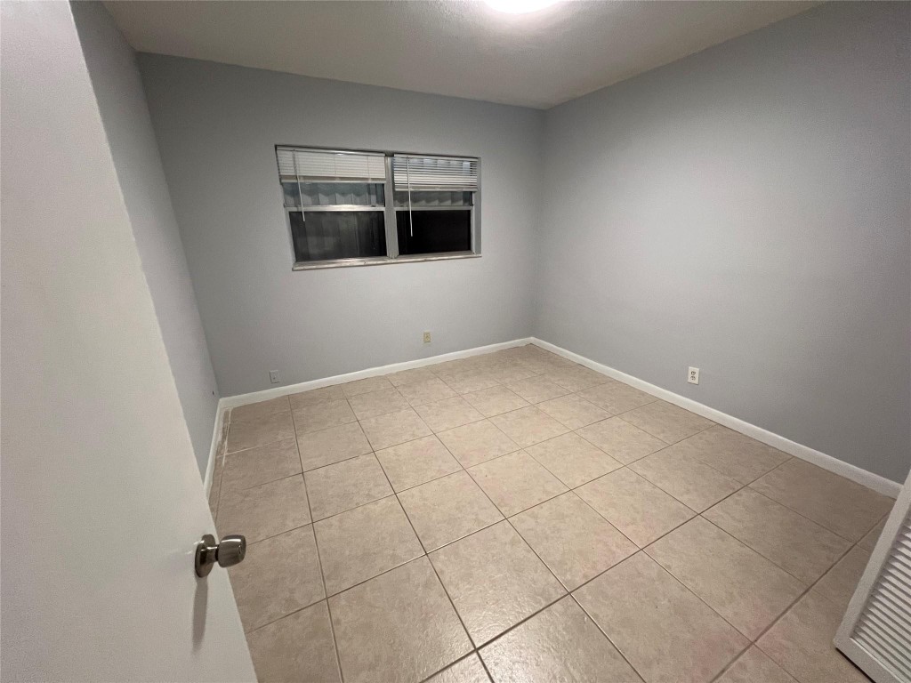 CANADIAN OCEAN BREEZE CONDO - Residential