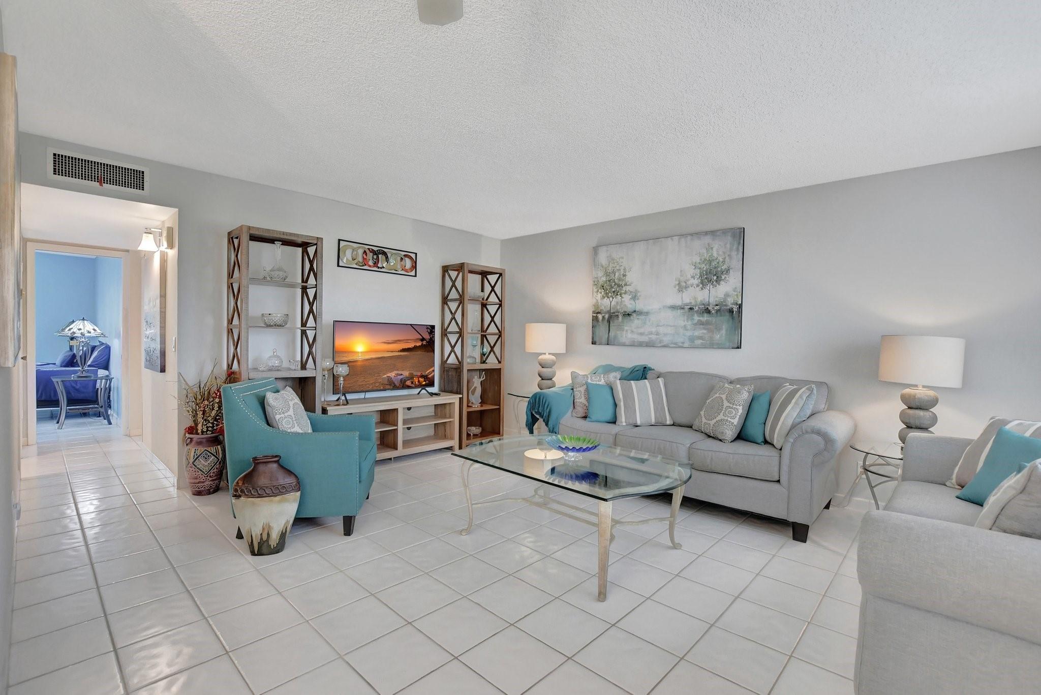 View photos, virtual tours, details... 204 Burgundy E 204