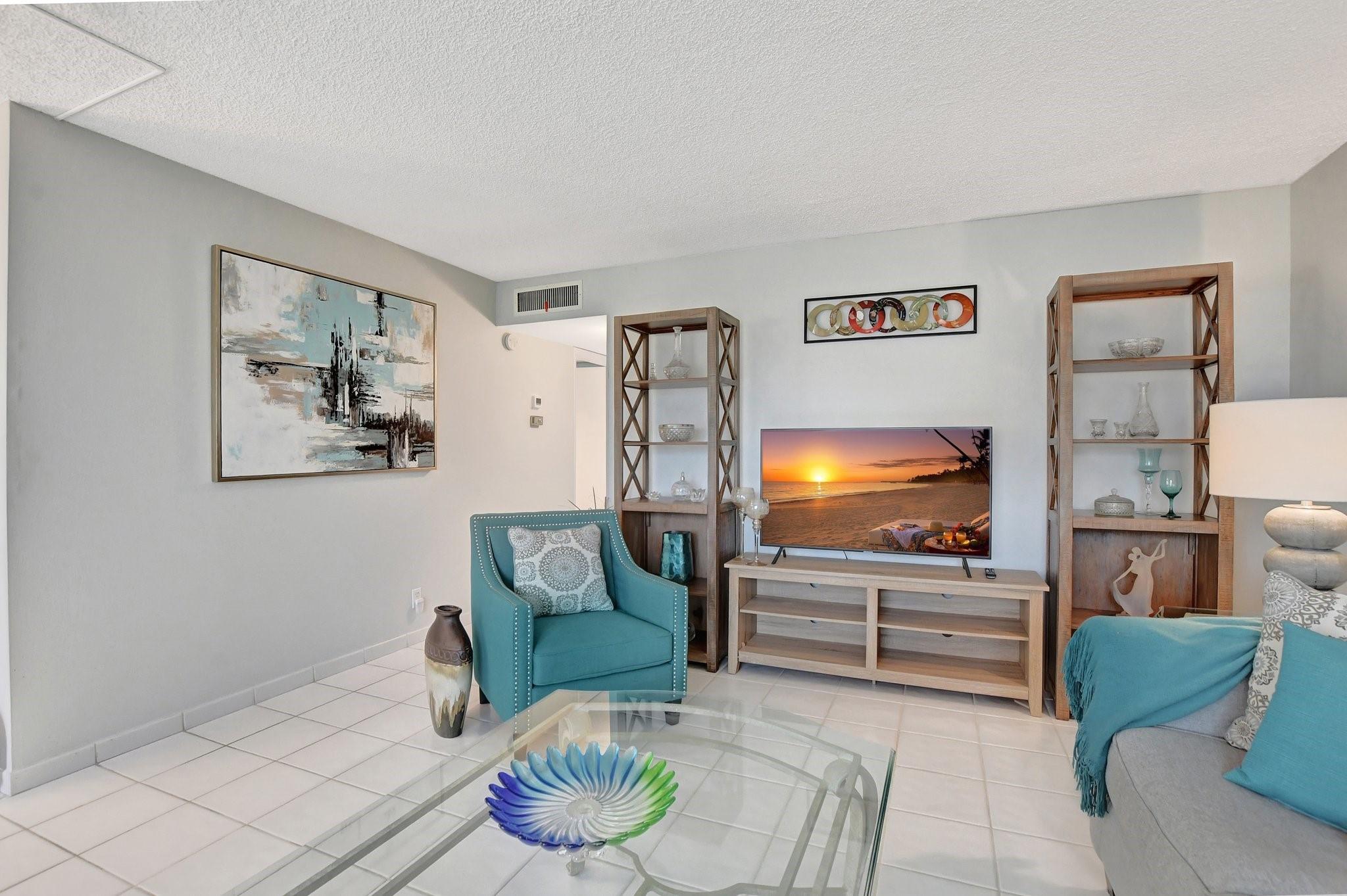 View photos, virtual tours, details... 204 Burgundy E 204