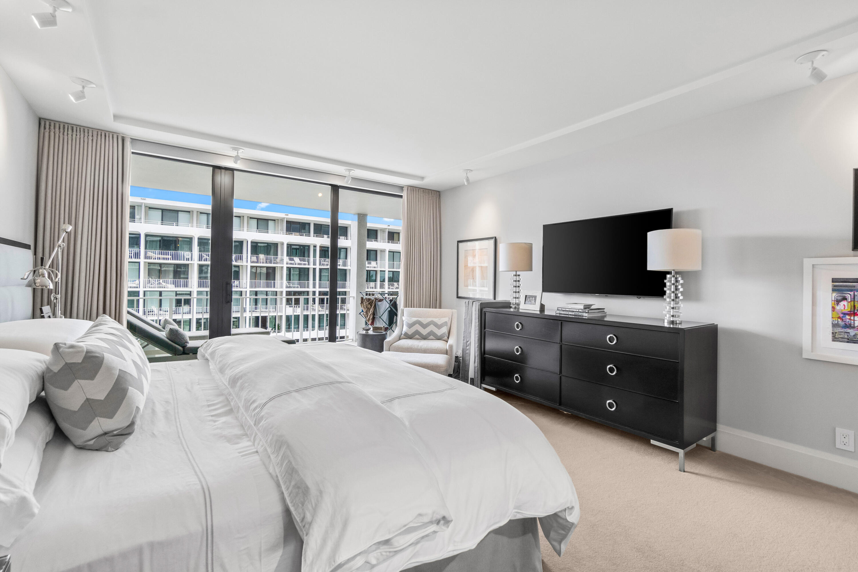 COVE CONDO - Residential