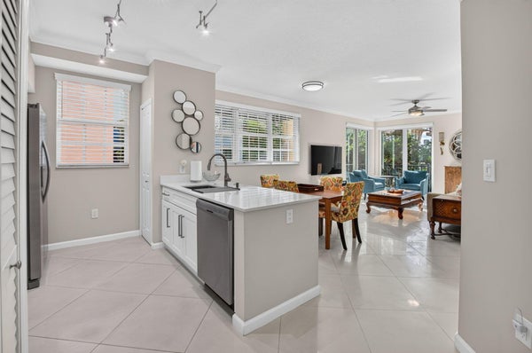 225 NE 1ST ST APT 202, DELRAY BEACH, FL 33444 - Image 0d459b4cec2aba5fc3d68e704ce3edc5/1182955292