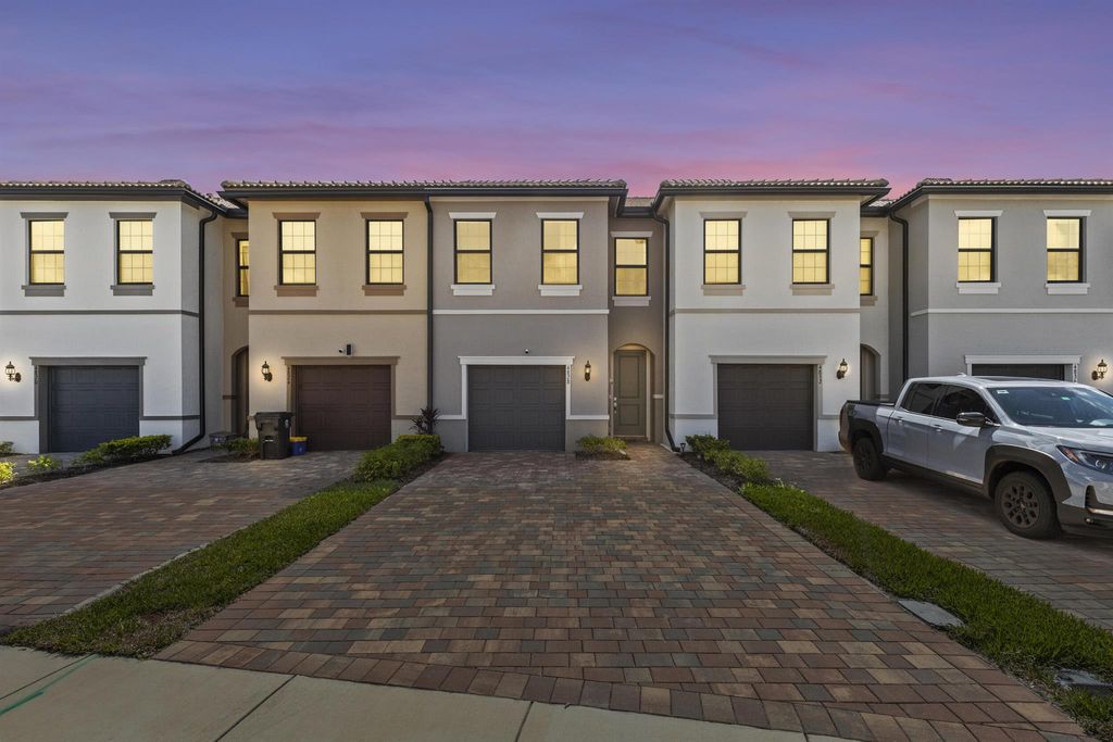 Photo of 4828 Chantilly Road, Lake Worth, FL 33467 (MLS # R11116145)