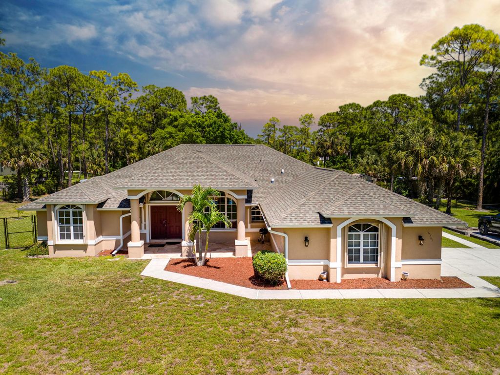Photo of 16367 92nd Lane N, Loxahatchee, FL 33470 (MLS # R10992778)