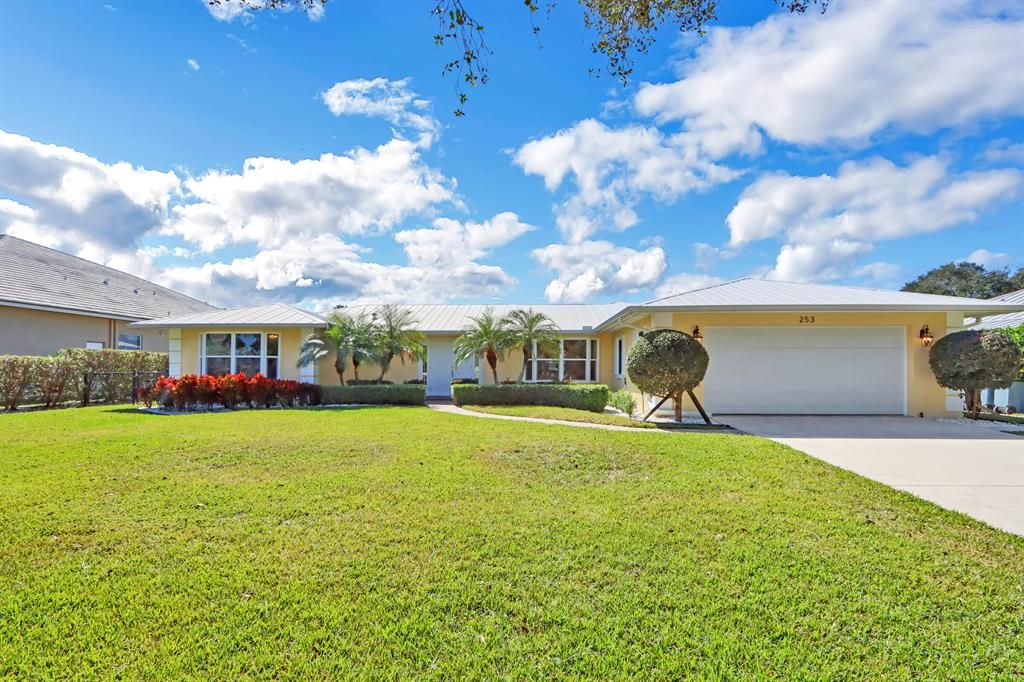 Photo of 253 Country Club Drive, Tequesta, FL 33469 (MLS # R10864841)