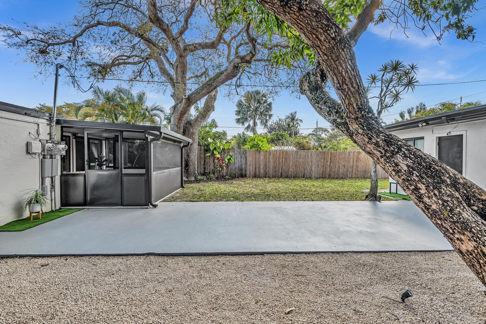 LAUDERDALE - Residential