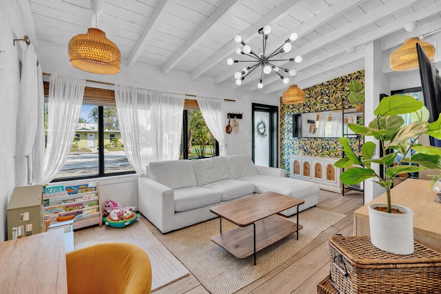 LAUDERDALE - Residential