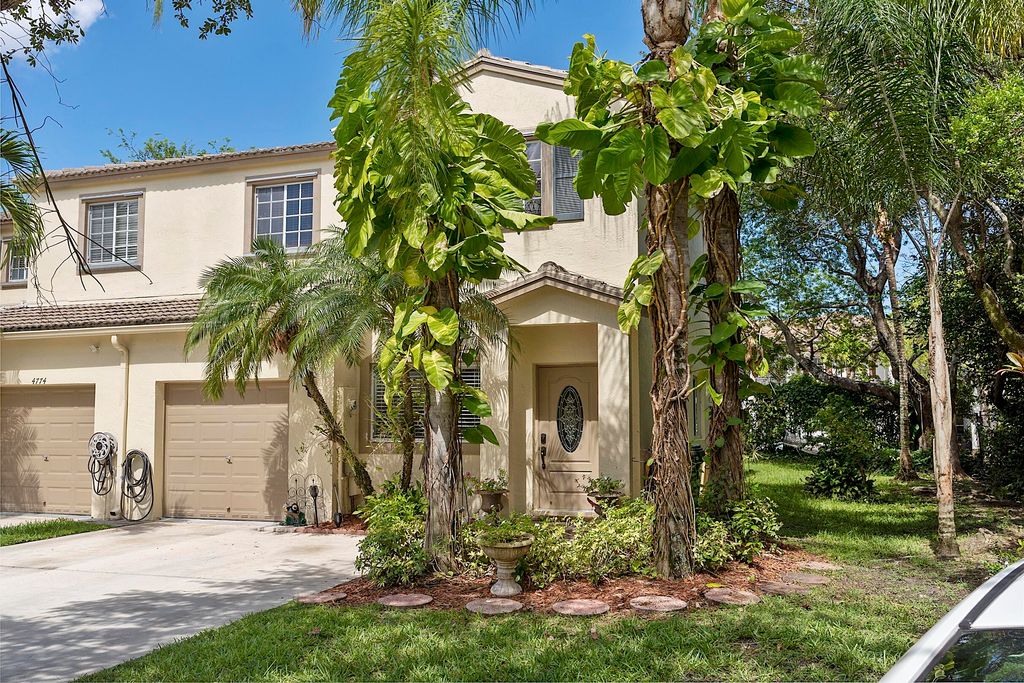 Photo of 4776 Lago Vista Drive, Coconut Creek, FL 33073 (MLS # B26038772)