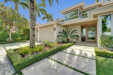 Tiny photo for 2718 NE 17th Street, Fort Lauderdale, FL 33305 (MLS # B26045239)