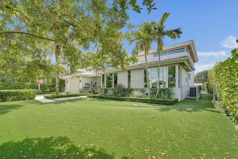 Tiny photo for 2718 NE 17th Street, Fort Lauderdale, FL 33305 (MLS # B26045239)