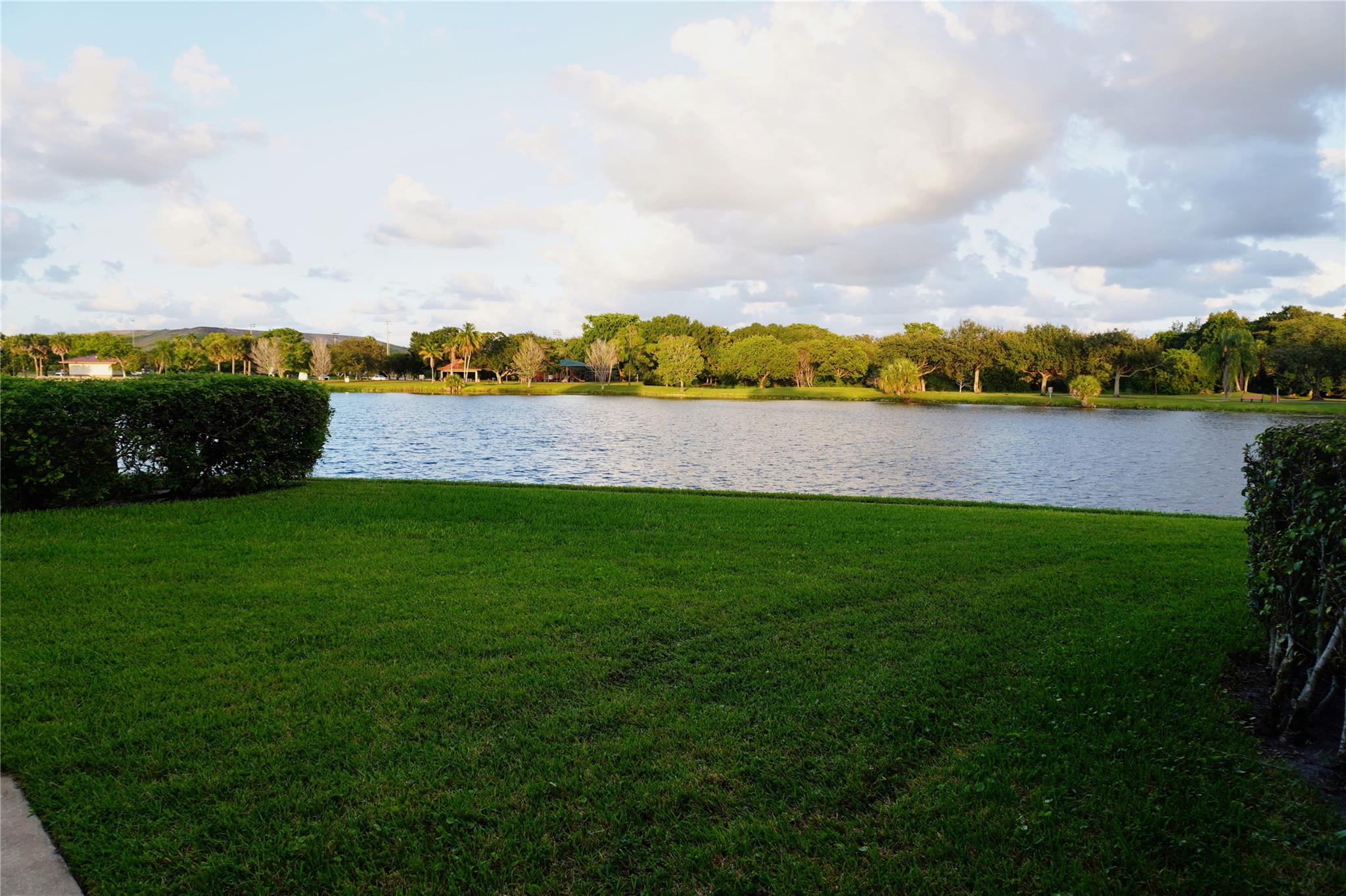 APPLEWOOD VILLAGE II - Residential