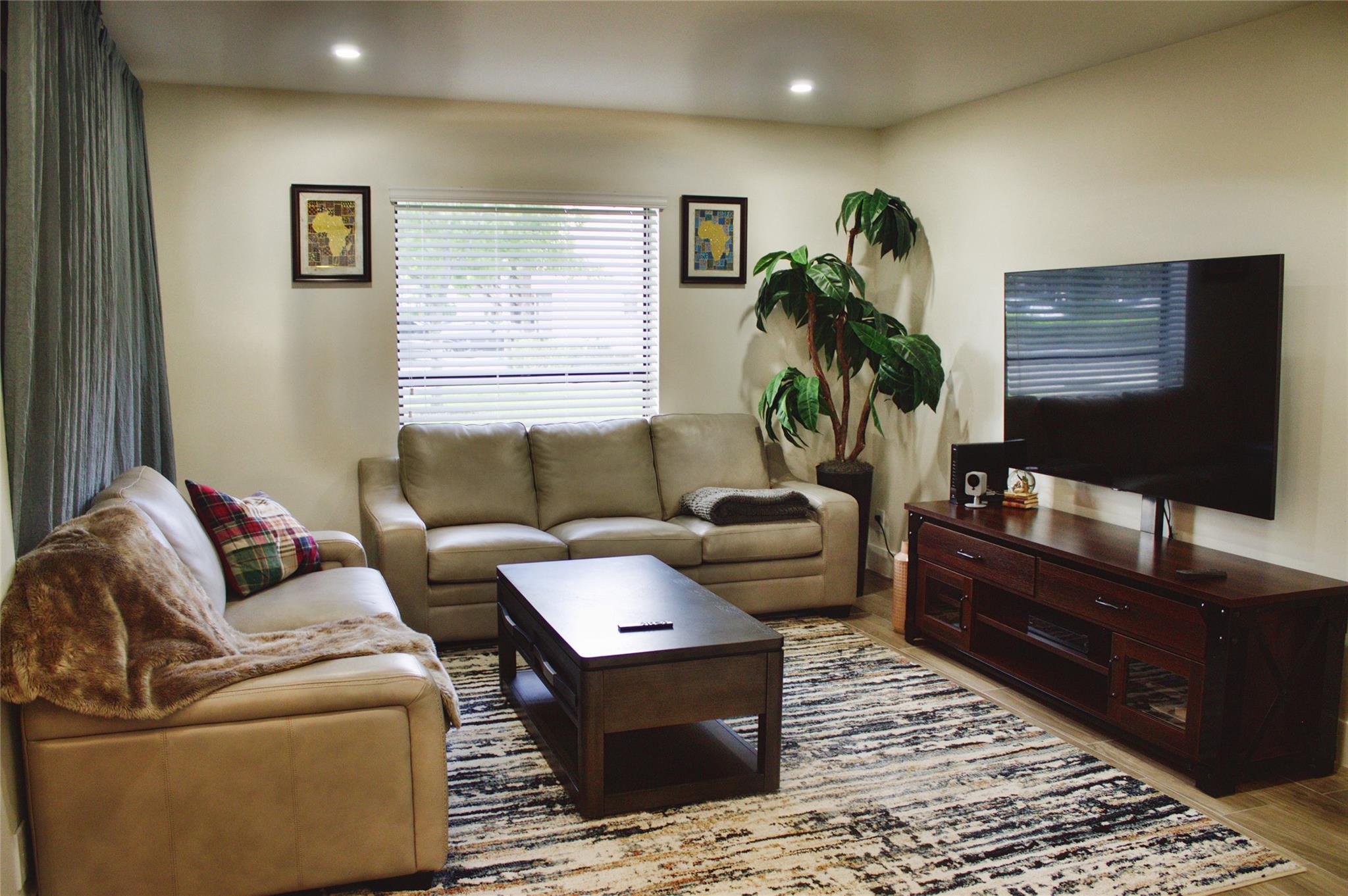 2760 Carambola Cir S 1935