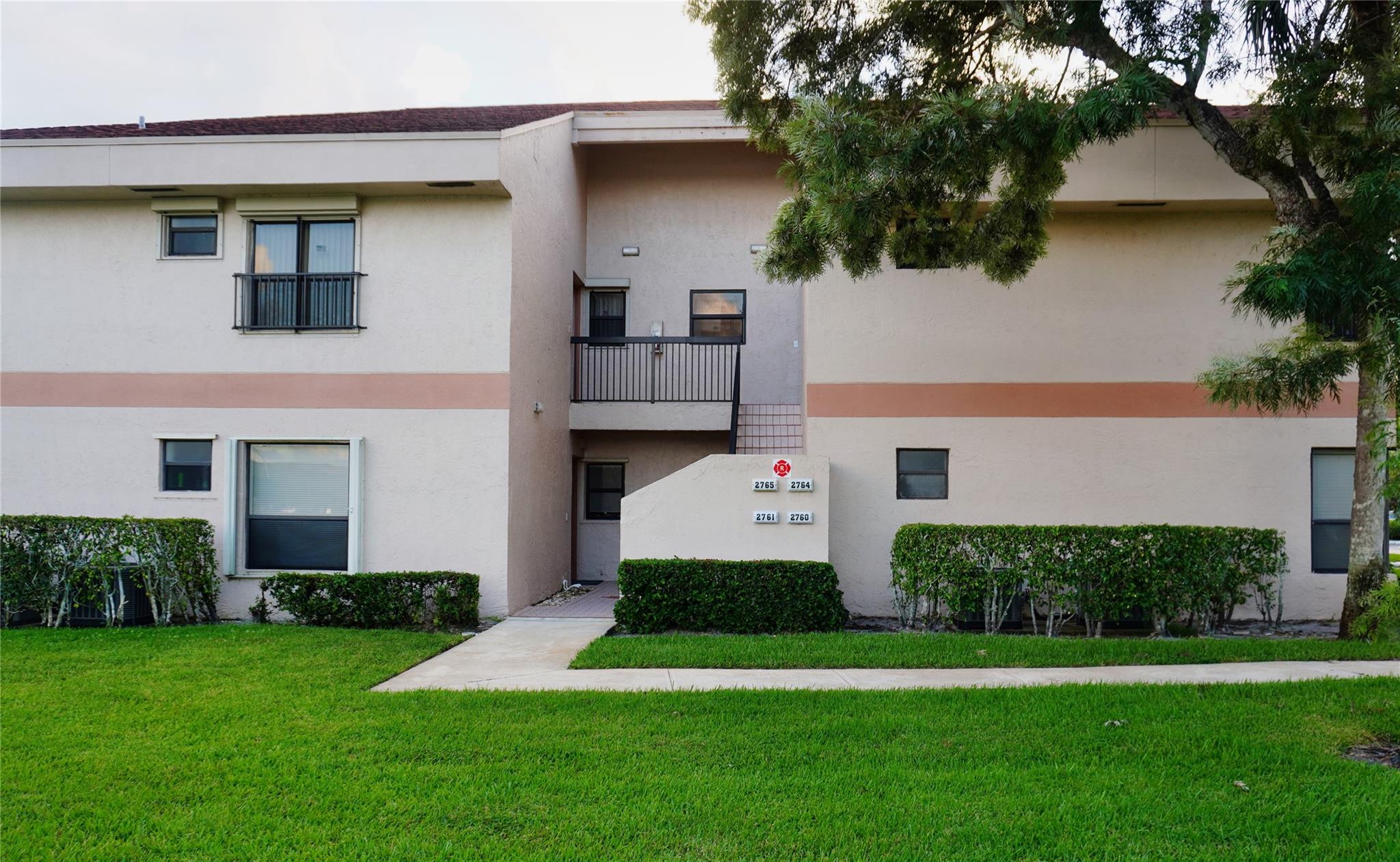 APPLEWOOD VILLAGE II - Residential